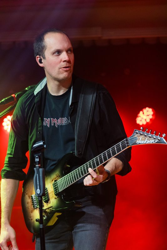 Timo an der Gitarre